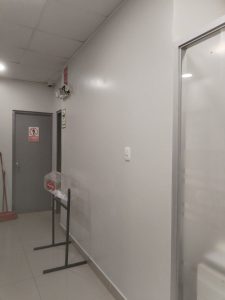 Trabajo de pintura en pasillo realizado por JJADY